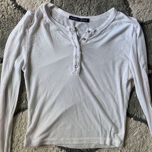 Brandy Melville Cropped white long sleeve shirt